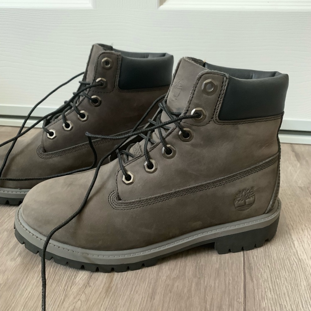 Timberland, Grey Suede Boots , practically new✨